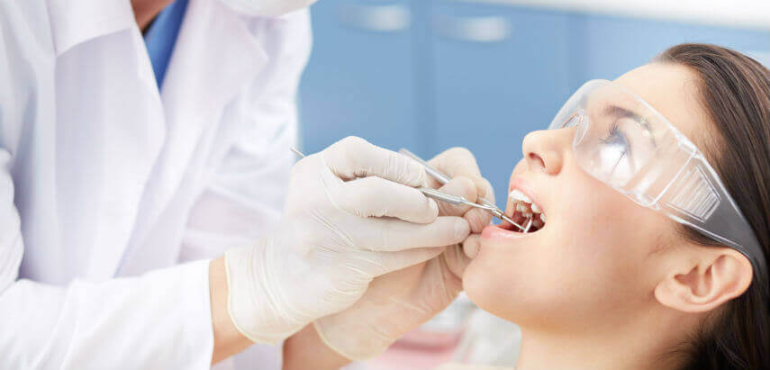 Periodontal Consultation Bleeding Gums and Bad Breath. (1)